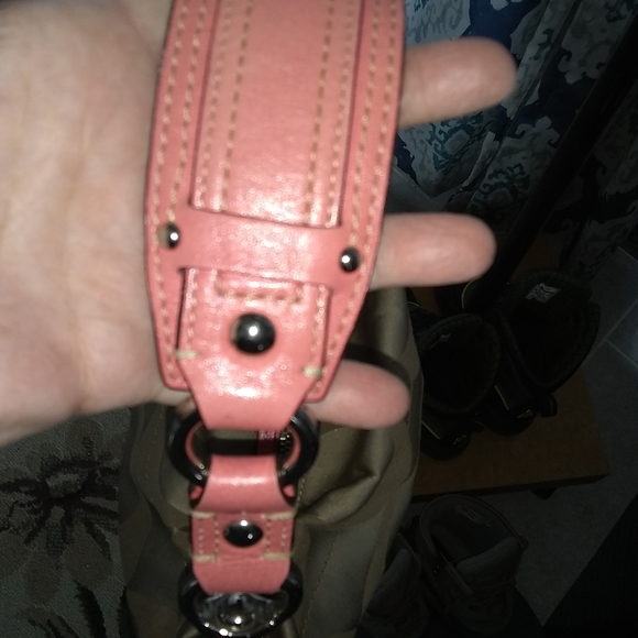 Vtg Coach Shoulder Bag, tan and pink GUC - Picture 7 of 9